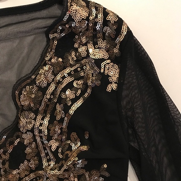 Gorgeous gold & black bodysuit - mesh and sparks ✨ - Picture 2 of 6